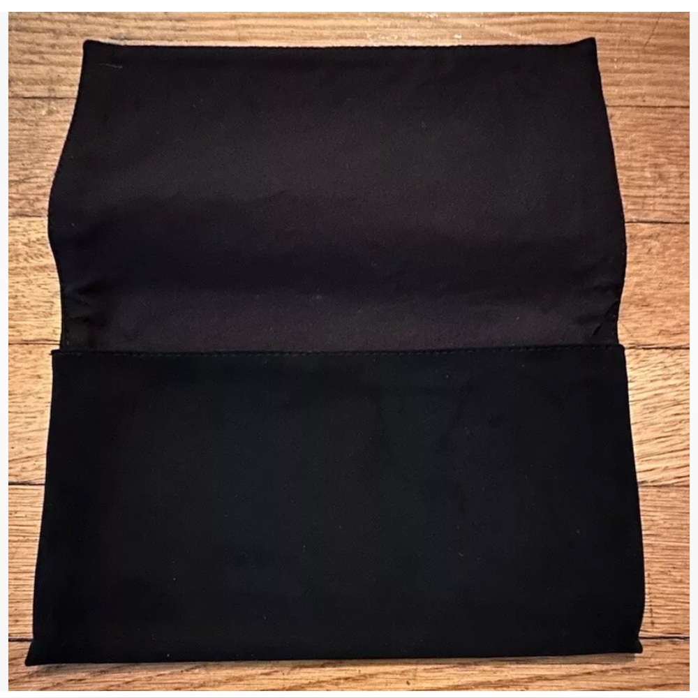 🔥EUC🔥 CHANEL 100% Authentic Medium Black Fold Over Dust Bag Pouch ✨✨✨ - Picture 2 of 6